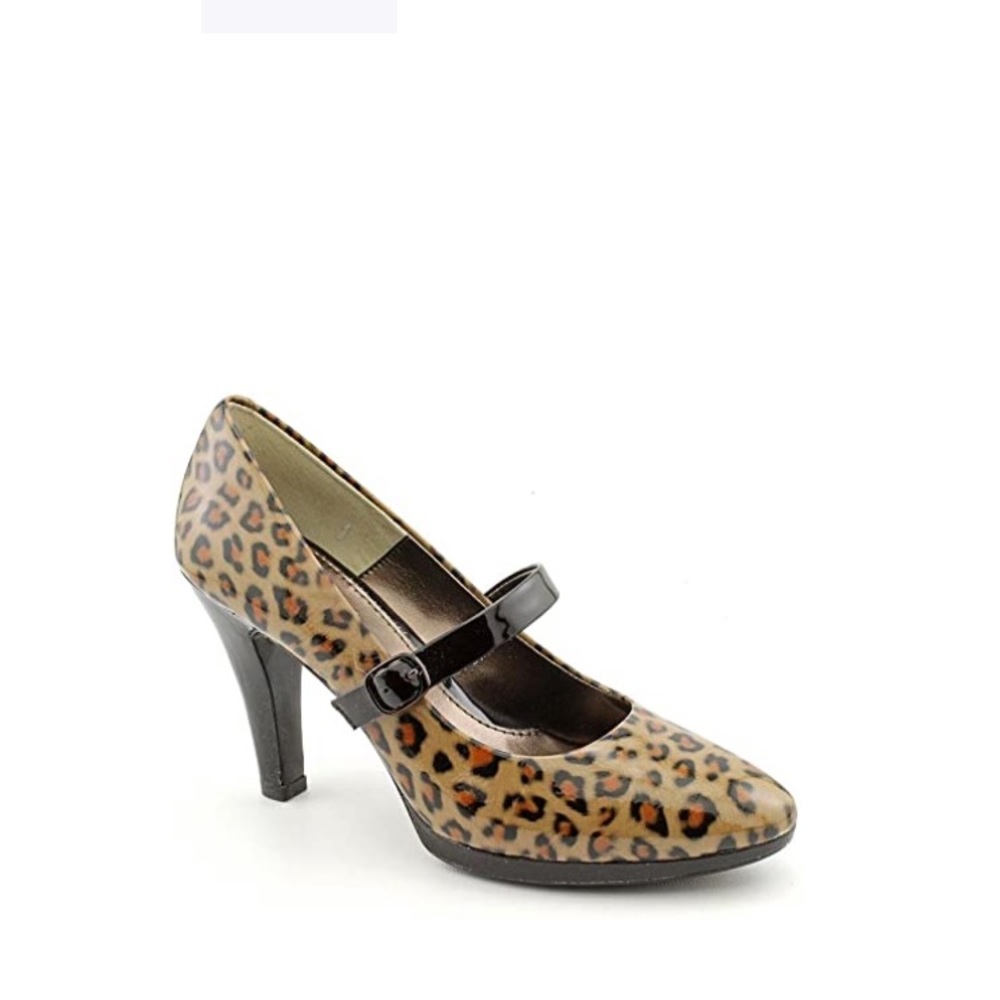 NEW Sofft “Rieta” Leopard Print Patent Leather Pumps